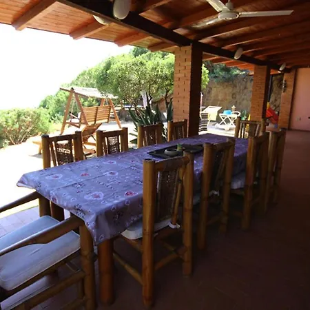 فيلة Maria Francesca Near